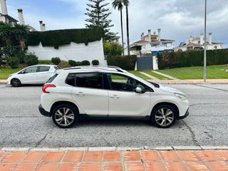 Peugeot 2008 1.2 Gasolina 110cv.