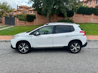 Peugeot 2008 1.2 Gasolina 110cv.