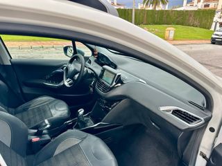 Peugeot 2008 1.2 Gasolina 110cv.