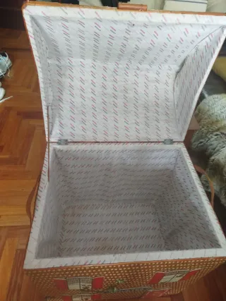 Baúl casita de juguetes mimbre