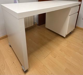 Escritorio MALM IKEA 140x65