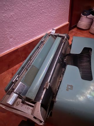 Máquina de escribir Olivetti Studio 44