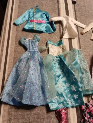 Lote 2 Barbies y muchos accesorios