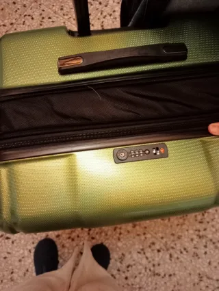 Maleta grande de viaje verde