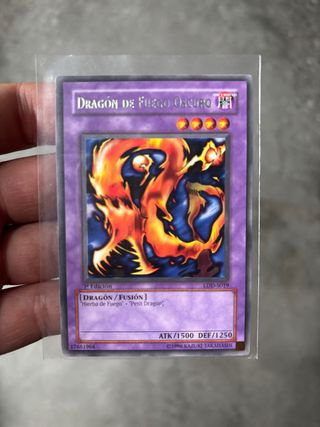 Carta Yu-Gi-Oh! Dragón de Fuego Oscuro