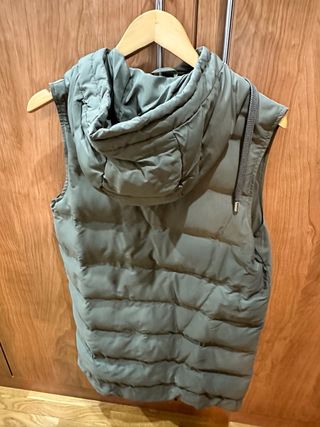 Chaleco Zara verde oliva talla XS