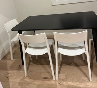 Mesa rectangular negra + 4 sillas Ikea