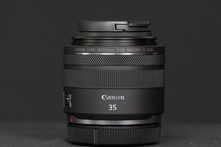 Obiettivo Canon RF 35mm F1.8 Macro IS STM