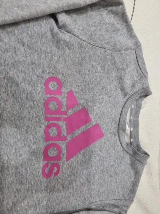 Sudadera Adidas Gris con Logo Rosa