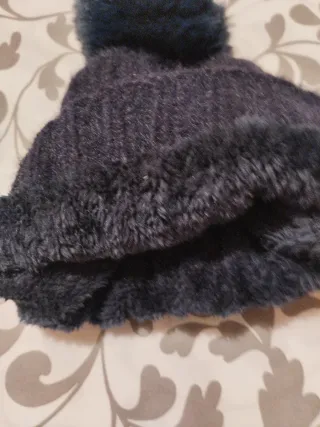 2 Gorros de Lana con Pompón