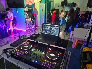 DJ/Disco Móvil/Eventos