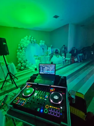 DJ/Disco Móvil/Eventos