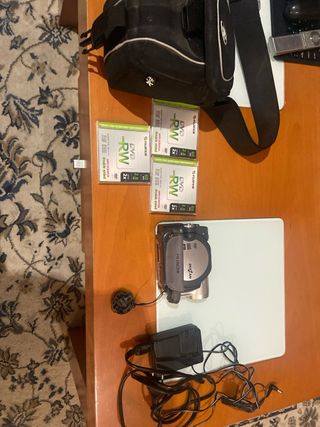 Videocámara Hitachi DVD Cam + 3 DVD-RW