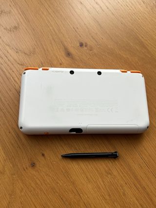 New Nintendo 2DS XL Naranja y Blanca