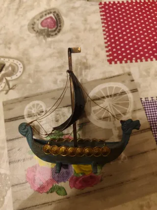 Barco Vikingo Metal Miniatura Antiguo