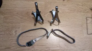 Pedales bici clásicos con calapiés