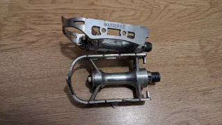 Pedales bici clásicos con calapiés