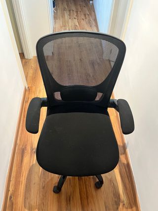 Silla de oficina ergonómica negra