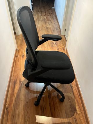 Silla de oficina ergonómica negra
