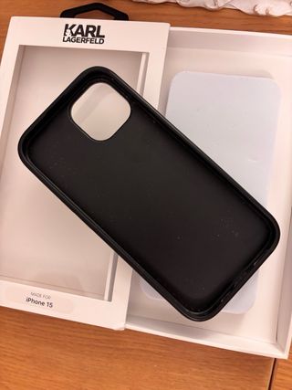 Funda iPhone 15 Karl Lagerfeld Negra brillante