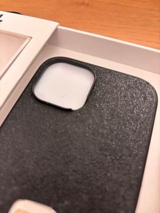 Funda iPhone 15 Karl Lagerfeld Negra brillante