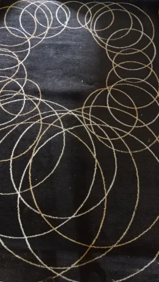 Alfombra Negra con Diseño de Círculos