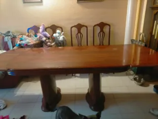 Mesa de comedor de madera.regalo 4 sillas