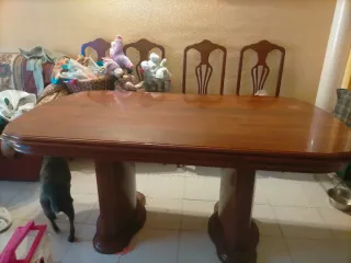 Mesa de comedor de madera.regalo 4 sillas