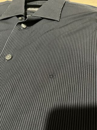 Camisa Calvin Klein Rayas Negras y Grises