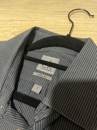 Camisa Calvin Klein Rayas Negras y Grises