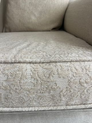 Sofá con dos sillones