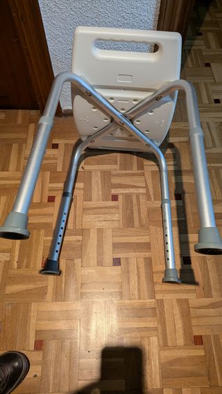 Silla de ducha ortopédica sin respaldo
