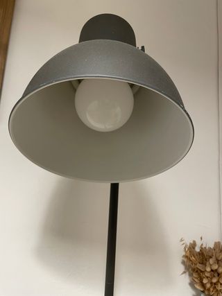Lámpara de pie IKEA gris