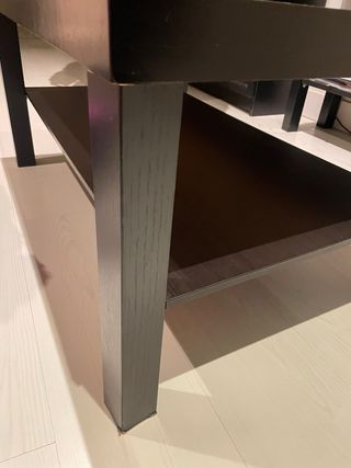 Mesa de centro Ikea negra y marrón