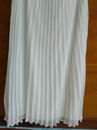 Falda larga plisada blanca