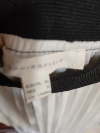 Falda larga plisada blanca