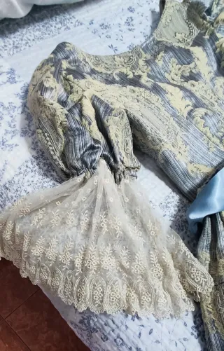 Traje Fallera con 2 corpiños y zapatos