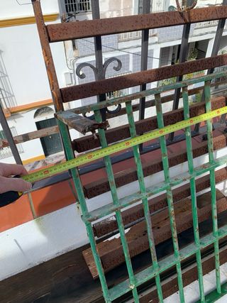 Reja metálica oxidada