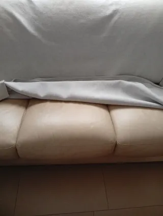 Sofá de piel beige 3 plazas