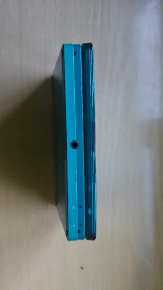 Nintendo 3DS Aqua + Cargador Original