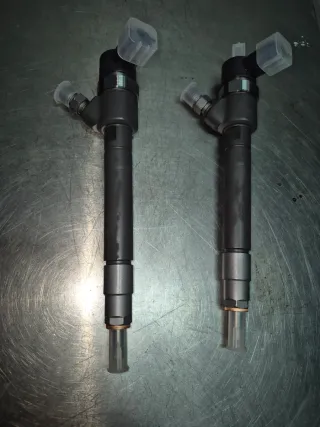 2 Inyectores Volvo 2.4D Nuevos