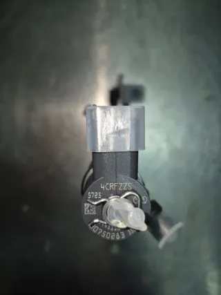 2 Inyectores Volvo 2.4D Nuevos