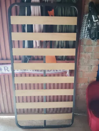 2 Somieres de cama metálico con lamas de madera