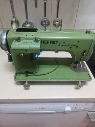 Máquina de coser Refrey verde