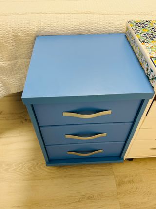 Lote 2 mesitas auxiliares con ruedas