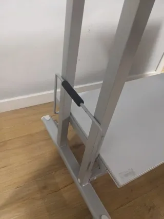 Mesa auxiliar multiusos con ruedas