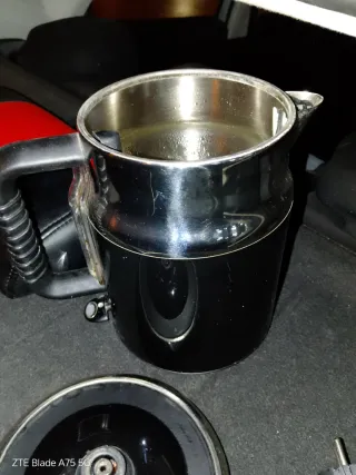 Hervidor Eléctrico Negro y Cromado