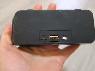 Cassa Bluetooth Nera e Argento.