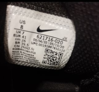 Tenis Nike Negros y Dorados