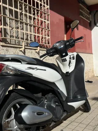 Honda SH Mode 125cc Scooter